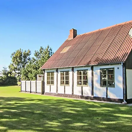 Beautiful In Aakirkeby With Wifi *