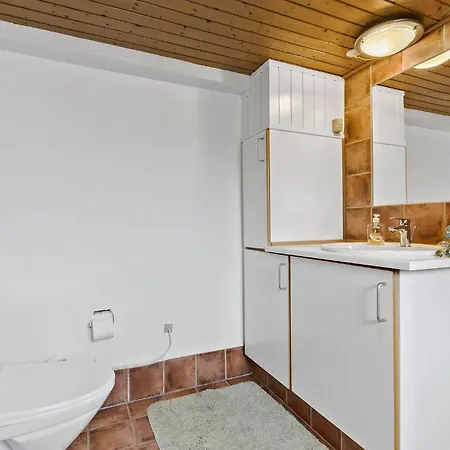 Prachtig In Aakirkeby Met Wifi Vakantiehuis