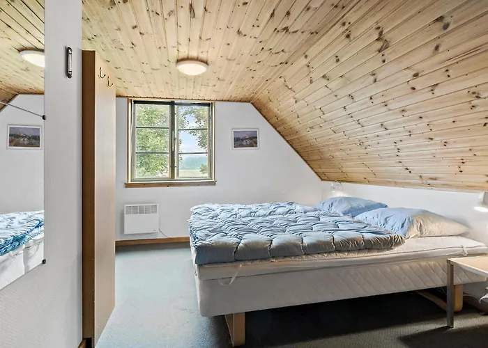 Beautiful In Aakirkeby With Wifi